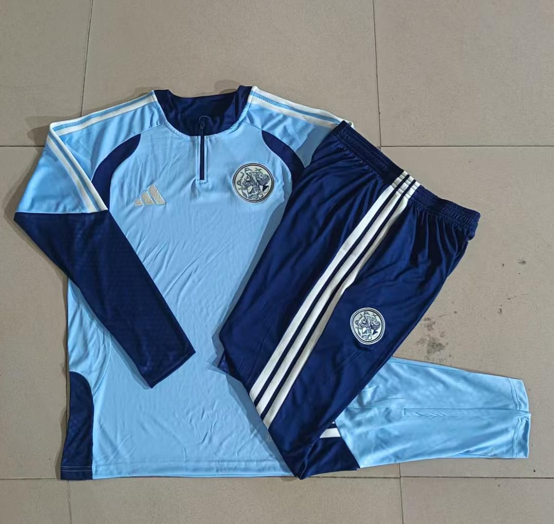 Ajax 26/27 Sudadera Niño · Celeste