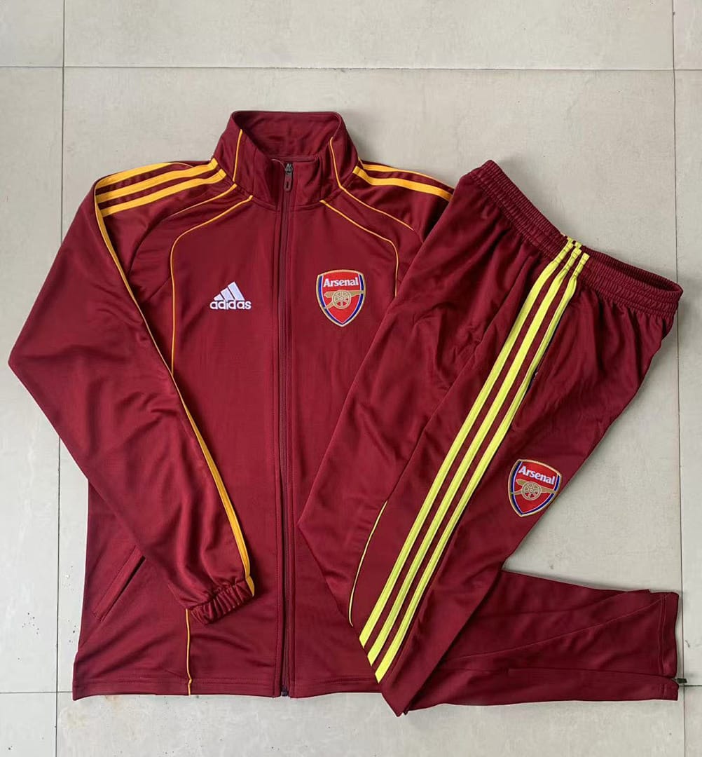 Arsenal 25/26 Chaqueta Niño · Vino · Retro · Tres Rayas Amarillo