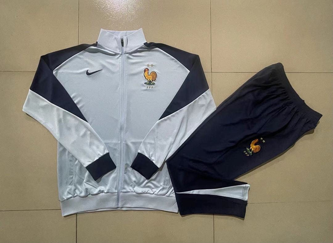 Francia 24/25 Chaqueta Niño · Celeste